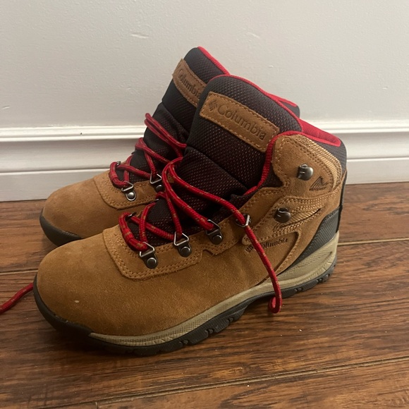 Columbia Newton Ridge Boots Women - Picture 1 of 5